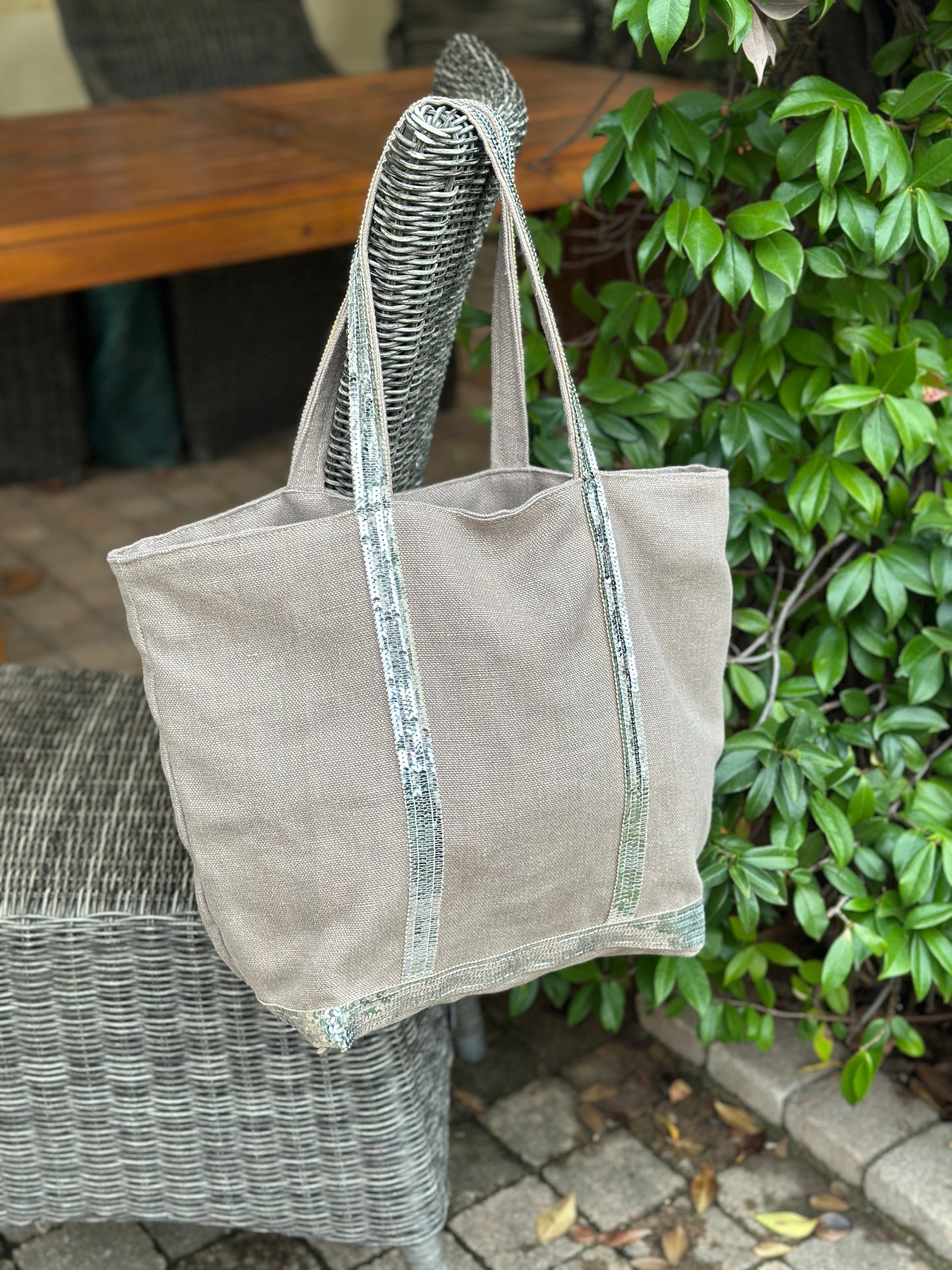 Tote Élégant en Lin Beige Naturel avec Détail Sequins Argentés