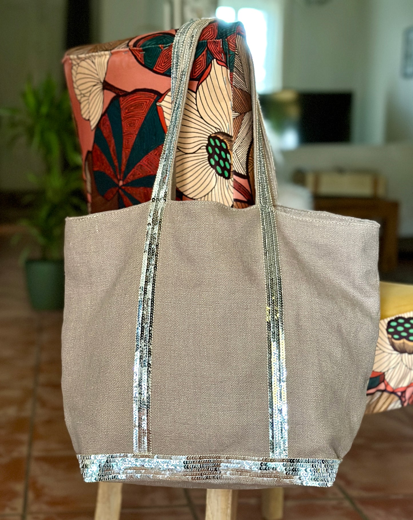 Tote Élégant en Lin Beige Naturel avec Détail Sequins Argentés