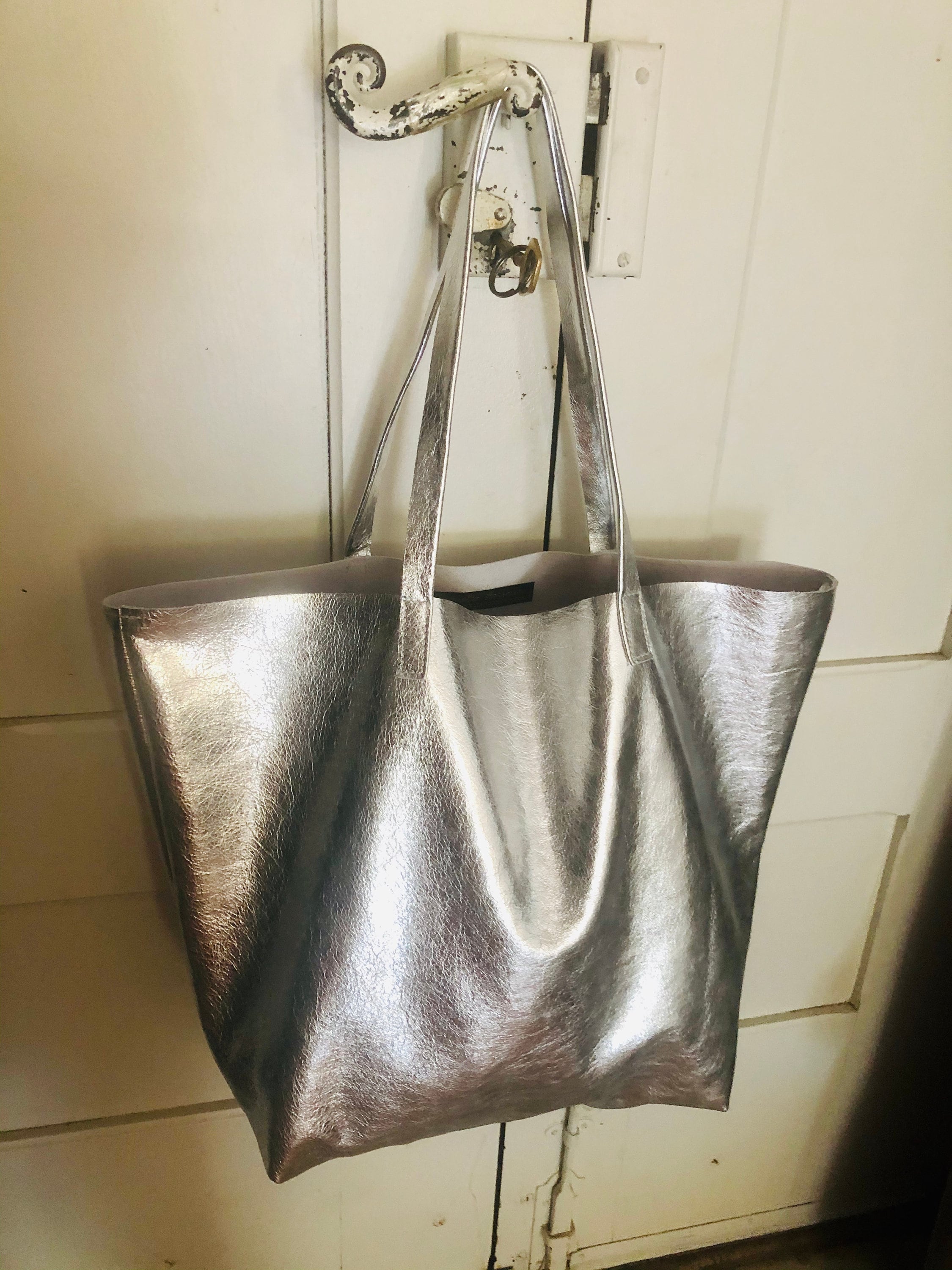 Fourre tout paule cuir Italien argent sac cuir souple argent